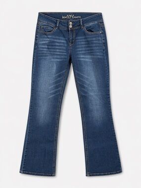 WallFlower Women’s Medium Wash Y2K Bootcut Flare Jeans. Size: 11